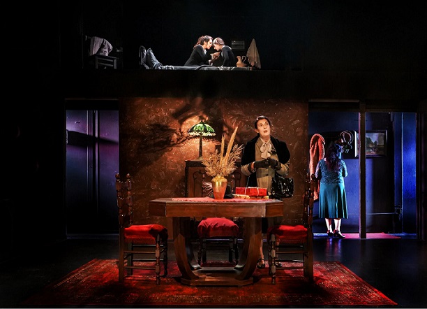 1Πλάσματα του Θεού Υπόθεση Παπέν