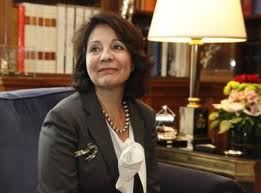 400.000 ευρώ, για την κα. «ΕΔΩ ΠΟΛΥΤΕΧΝΕΙΟ»!!!