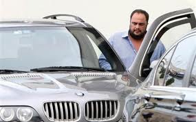 Έβγαλε όπλο στο Μαρινάκη έξω από το "Άσπρο Πιάτο" ...