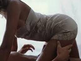 Σεξουαλικά όργια με φοιτήτριες από 50χρονη στην Πάτρα