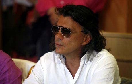 Παραλίγο να καεί ζωντανός ο Ηλίας Ψινάκης!