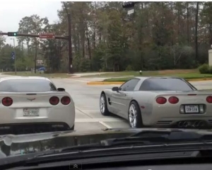 Δύο Corvette… έφαγαν τα μούτρα τους!!!