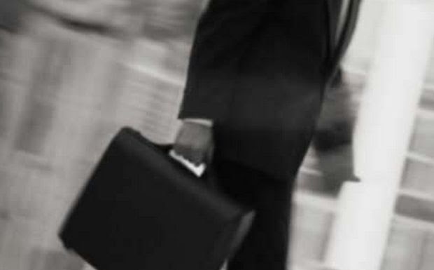 "Καμπάνα" σε τρεις ασφαλιστικές για εξαπάτηση πελατών