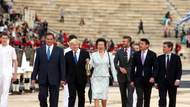 Πήραν την Ολυμπιακή φλόγα… με μισή καρδιά!