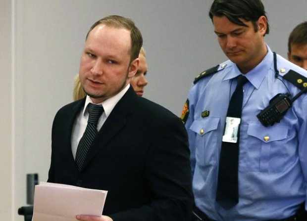 ΣΟΚ! Σύλληψη στην Οστράβα τρομοκράτη, πιστό «αντίγραφο» του Άντερς Μπρέιβικ, με τη βόμβα στο χέρι!!! (video)