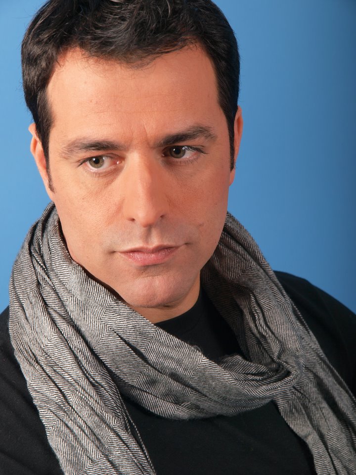 Στέλιος Καλαθάς: «Όλο αυτό το γκρίζο που μας περιβάλει, φέρνει αρνητισμό, κατάθλιψη, κακές σκέψεις»