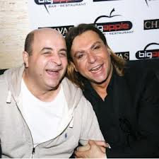 Ο Τρύφωνας κουρεύει το…  Σεφερλή (το γέλιο) – [βίντεο]