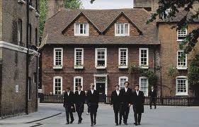 Πού σπουδάζουν τα παιδιά των πολιτικών μας;