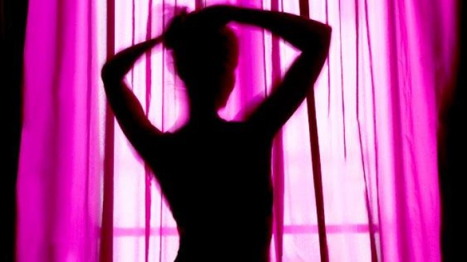 "Σέρβιραν" ποτό... και σεξουαλική επαφή!