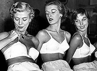 Η ιστορία του στηθόδεσμου...