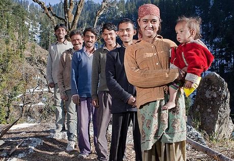 Νεαρή Ινδή παντρεύτηκε πέντε αδέρφια!!!