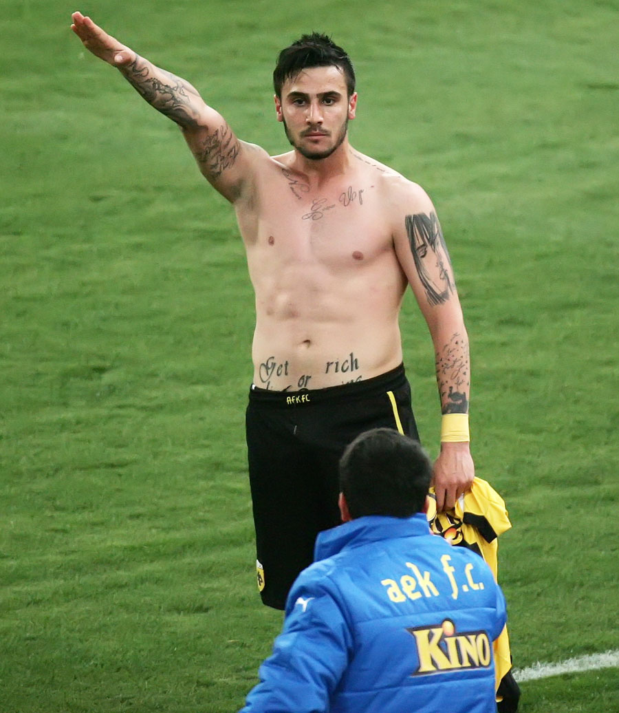 Πρόσεχε πως χαιρετάς! Κινδυνεύεις με αποκεφαλισμό!!!