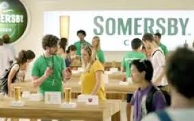 Νέα διαφήμιση γνωστής μπύρας σατιρίζει την Apple! (Βίντεο)