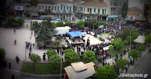 Μια ολόκληρη Φθιώτιδα δεν κατάφερε να γεμίσει μισή πλατεία!!! (ΦΩΤΟ-ΒΙΝΤΕΟ)
