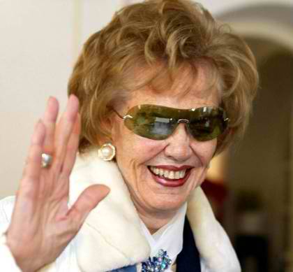 H Mαργαρίτα γράφει βιβλίο... για το Παπανδρέϊκο!!!