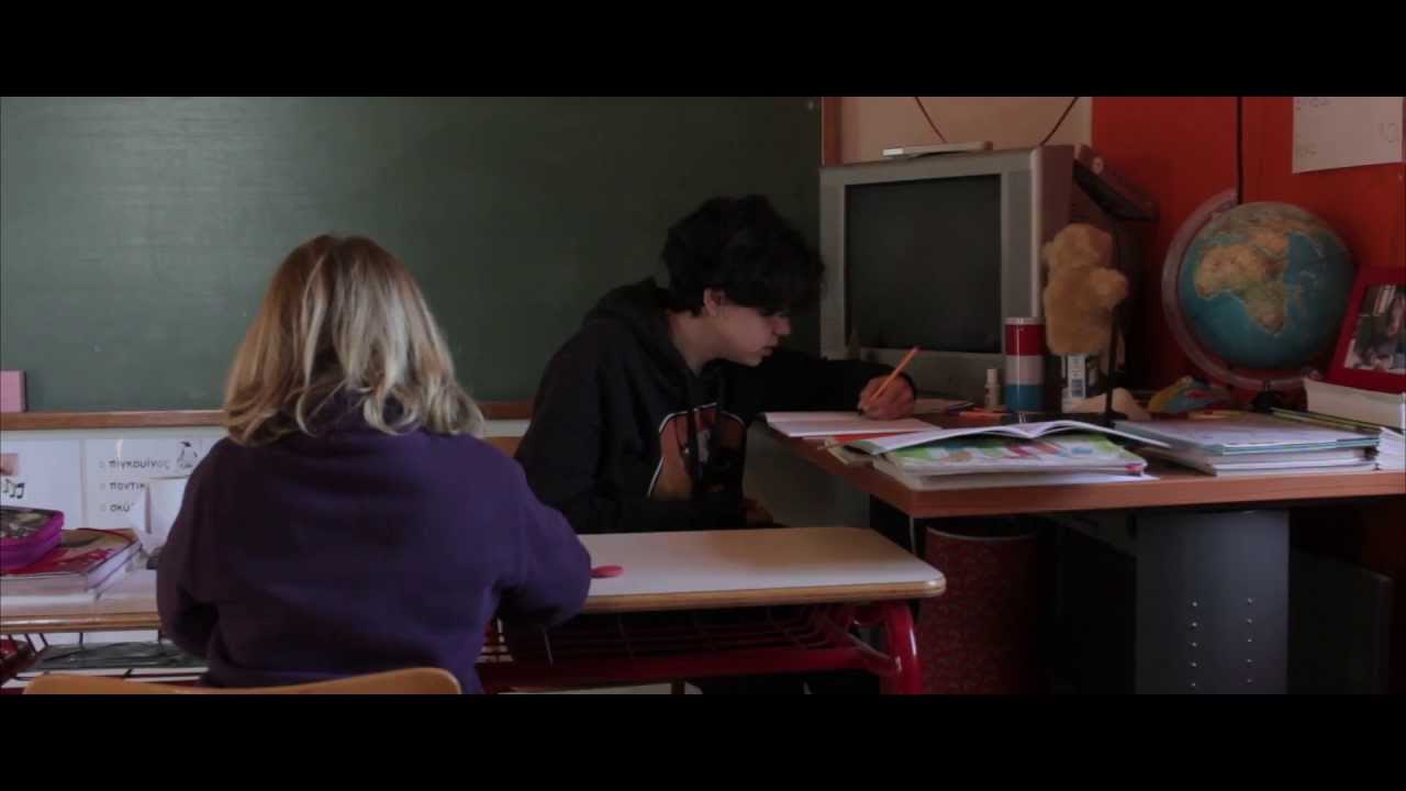 Ένα θρανίο… (βίντεο)