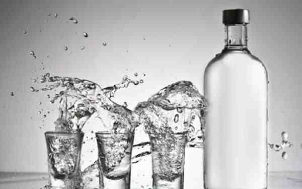 Βότκα: 5 χρήσεις που δεν είχατε φανταστεί!!!