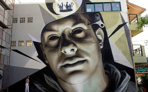 Δείτε ποιός είναι ο δημιουργός των πιο εντυπωσιακών γκράφιτι της Αθήνας... (video)