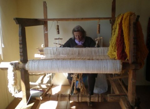 Τα κινέζικα υφαντά παρουσιάζονται ως… κρητικά (βίντεο)