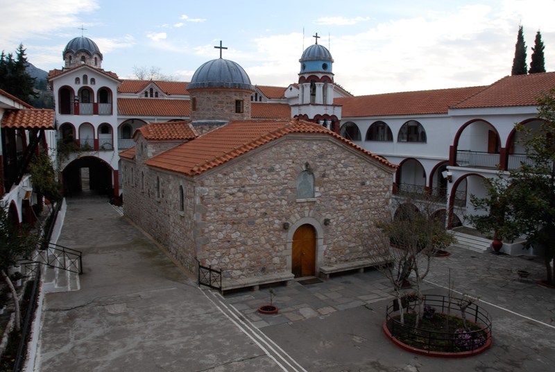 Ακολουθώντας το στρατί… για τη Μονή του Οσίου Δαυίδ 