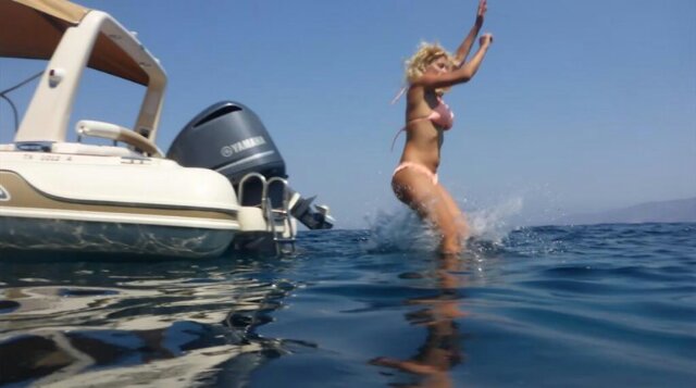 Οι «σκαφάτες» διακοπές της Ελένης Μενεγάκη...