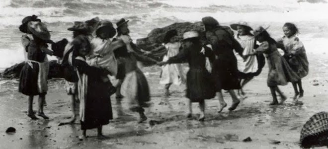 Τα ρέιβ πάρτι βοηθούν τον εξορκισμό και η ταραντέλα τη φτώχεια!!!