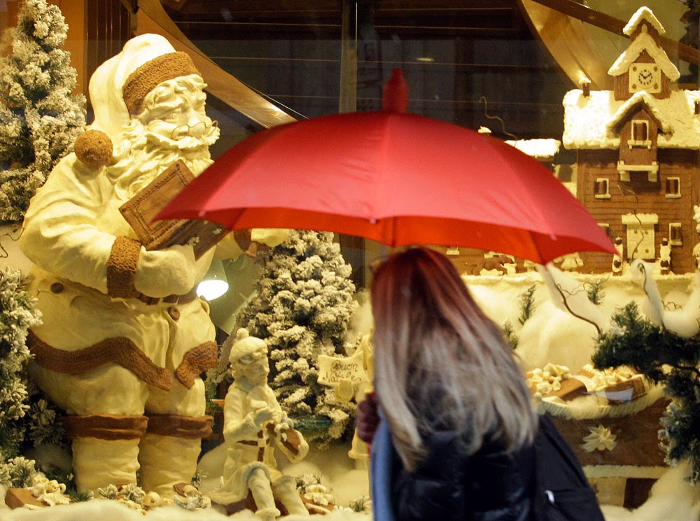 Ξεκινά την Πέμπτη το εορταστικό ωράριο καταστημάτων