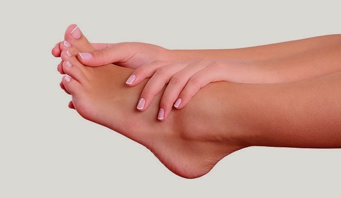 Κρύα πόδια; Τρεις κινήσεις για να τα ζεστάνεις…