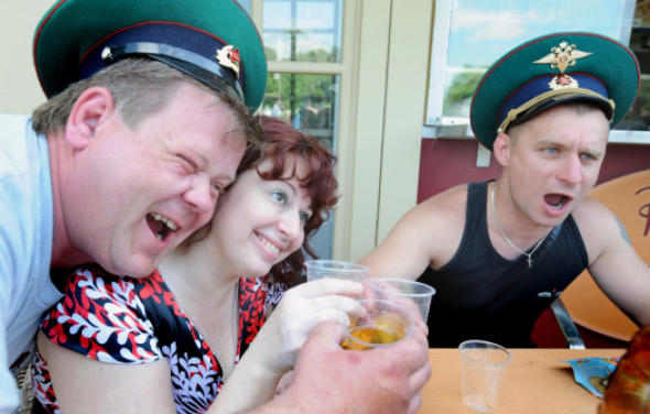 Τι πίνουν οι Ρώσοι και πόσο συχνά;