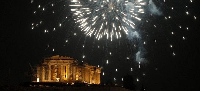 Θλίψη: Όταν η Ακρόπολη υποδεχόταν το 2014, οι άστεγοι της Αθήνας έψαχναν να βρούν απάγκιο για να περάσουν τη νύχτα…