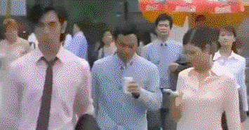 Η τρικλοποδιά... που σε γονατίζει!!!