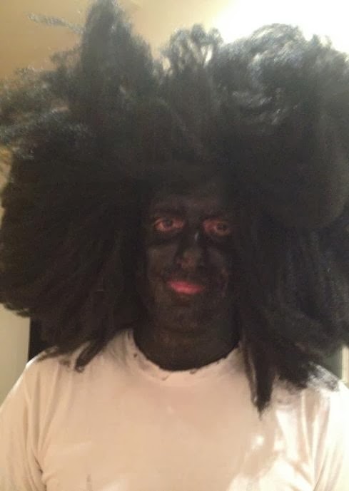 Μασκαράδες προσοχή!!! Ο Ηλίας κυκλοφορεί ελεύθερος…