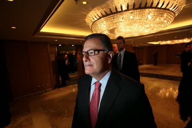 Άγρια ξευτίλα του Πανάρα μέσα στο Μέγαρο!!! (video)