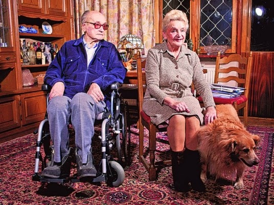 Η γυναίκα του έπιασε τον 90χρονο Γιαρουζέλσκι στο κρεβάτι με τη νοσοκόμα!!!