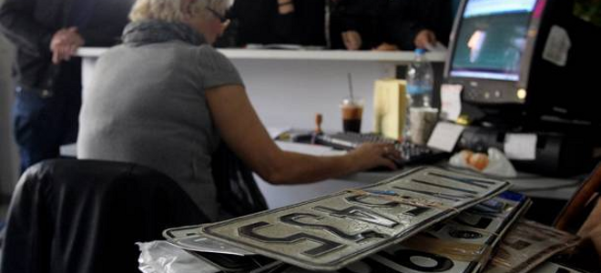 Νέο σοκ: Έρχεται εφάπαξ φόρος σε όσους κατέθεσαν πινακίδες!!!