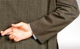 Ξέρετε γιατί σταυρώνουμε τα δάχτυλα;