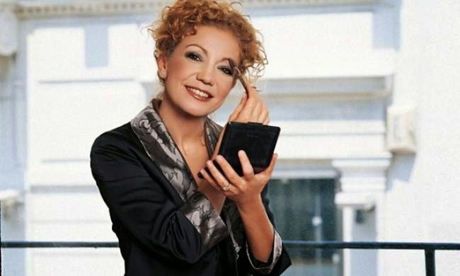 Πέμη Ζούνη: «Έκανα τη μάνα, την ερωμένη του, δεν θα κάνω και τη γιαγιά του Παπακαλιάτη»!!!