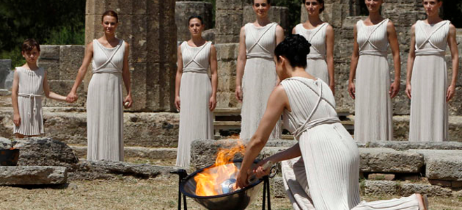 Νέα πρωθιέρεια για την Ολυμπιακή Φλόγα... της ντροπής, η Κατερίνα Λέχου!!!