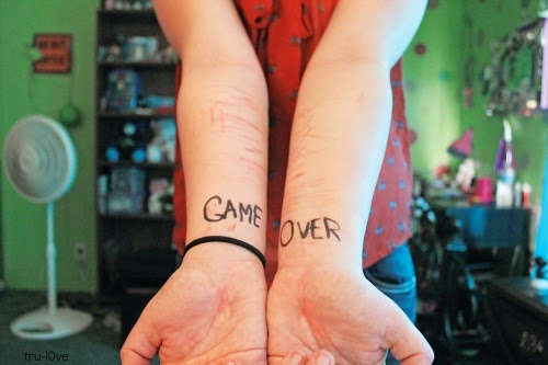 Θρανία βαμμένα με αίμα!!! Γονείς ξυπνήστε…