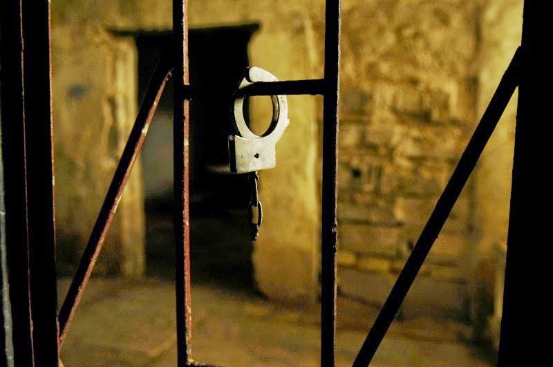 Ποιος Έλληνας δημοσιογράφος πήρε συνέντευξη από έναν… «ισοβίτη»;