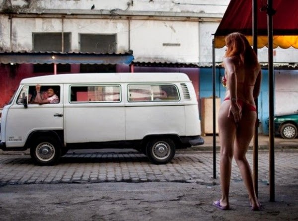 Οικονομική καταστροφή για τις πόρνες στην Βραζιλία!!!