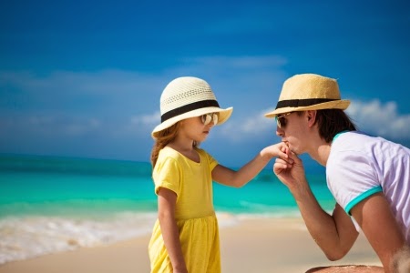 «Δώσε ένα φιλί στο θείο»… Γιατί δεν πρέπει ποτέ να το πούμε στο παιδί μας!!!