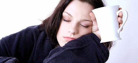 Νέοι γονείς: 10 πολύτιμες συμβουλές επιβίωσης από τη νύστα…