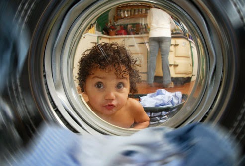 Δείτε ποια μικρόβια ζουν στο πλυντήριο σας. Προσοχή στα παιδικά ρούχα!!!