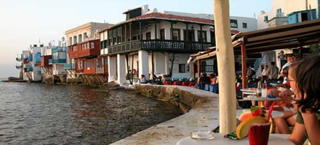 «Έγινε Λούτσα η Μύκονος»…