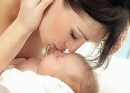 Τα 10 χειρότερα πράγματα που μπορείτε να πείτε σε μια πρωτάρα μαμά...