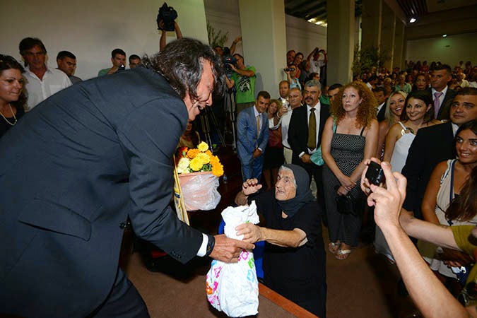 Έκλαψαν τεκνά και γιαγιάδες για τον Ψινάκη!!!