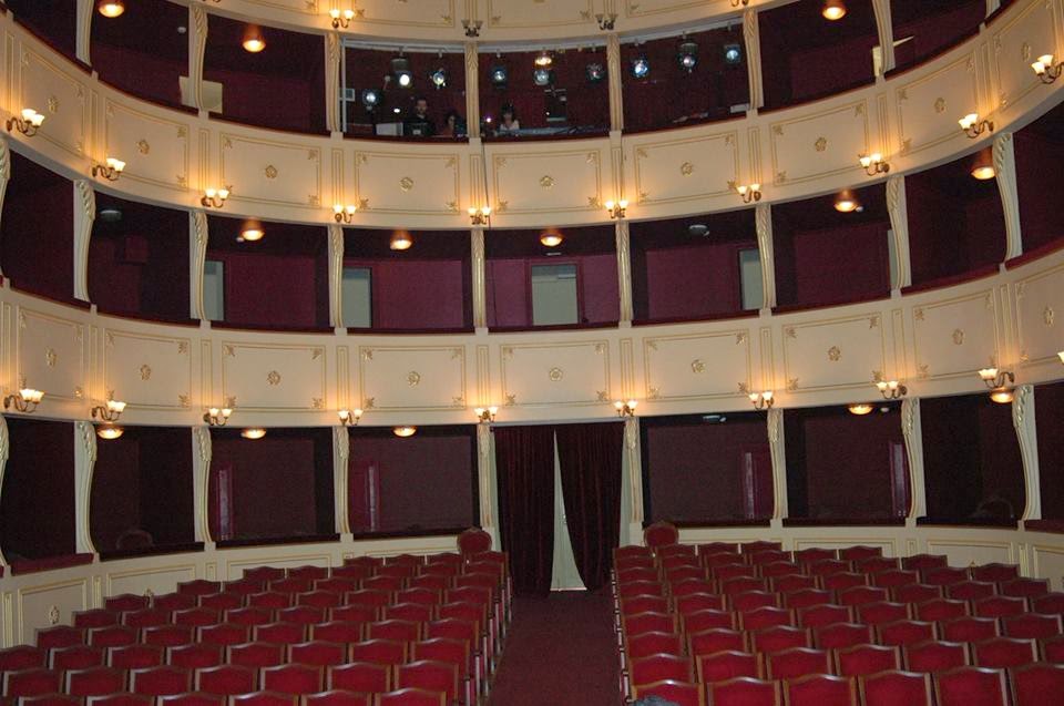 Ηθοποιοί - Σκηνοθέτες - Μουσικοί - Καλλιτέχνες γενικά... 