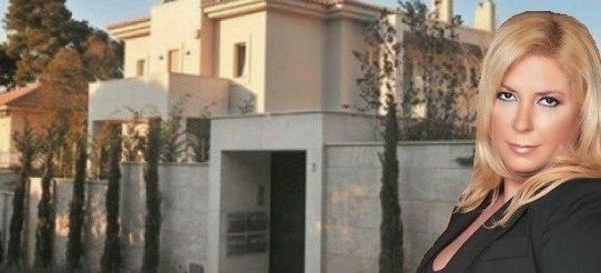 Η Δήμητρα Λιάνη φεύγει από τη βίλα της Αγράμπελης… και γράφει βιβλίο για τον Ανδρέα!!!