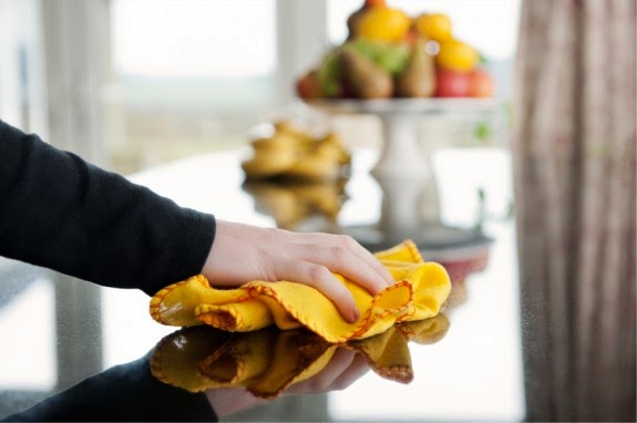 Έξυπνα tips για να κρατήσετε τη σκόνη έξω από το σπίτι!!!